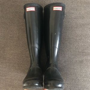 Tall Hunter rainboots!